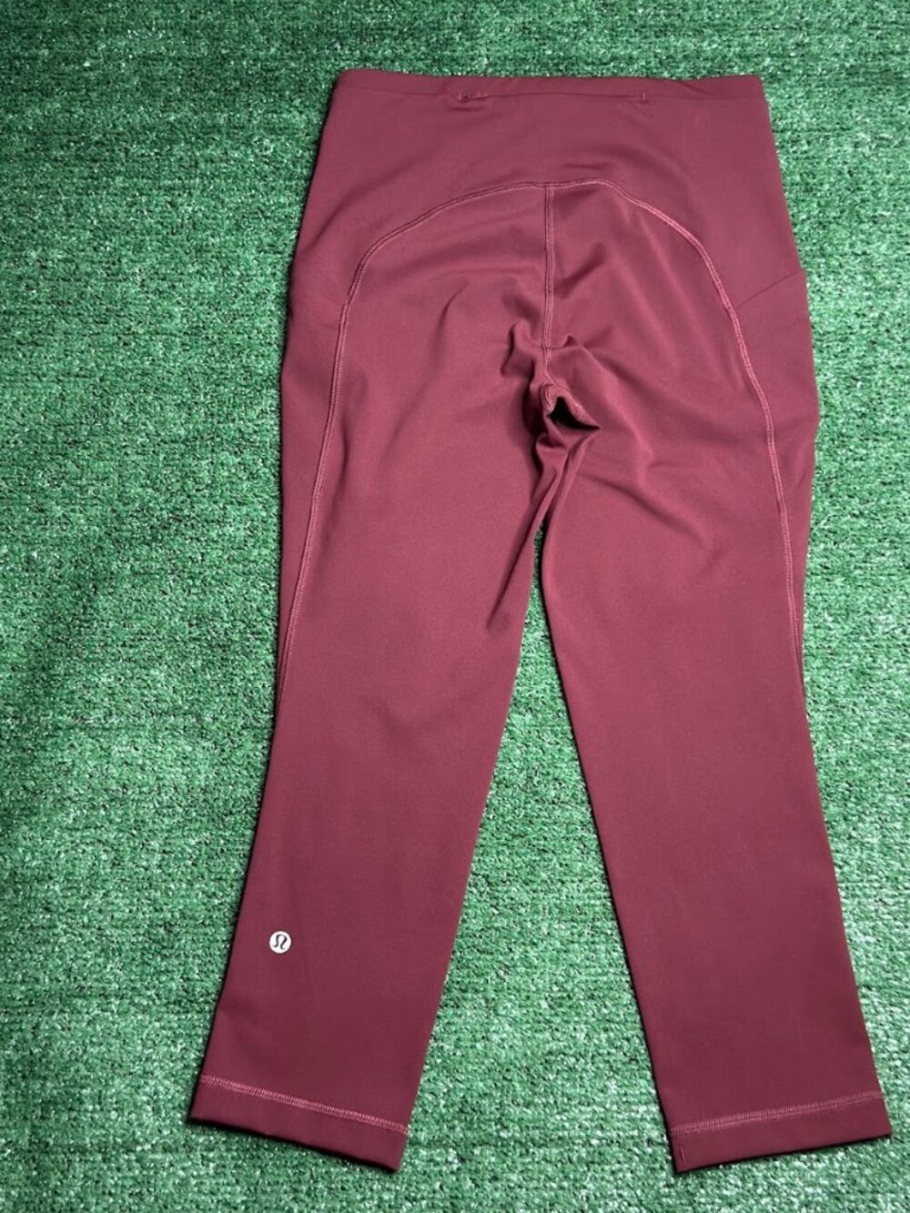 Lululemon Women's Burgundy High Rise Crop Leggings Side Pockets Size 6